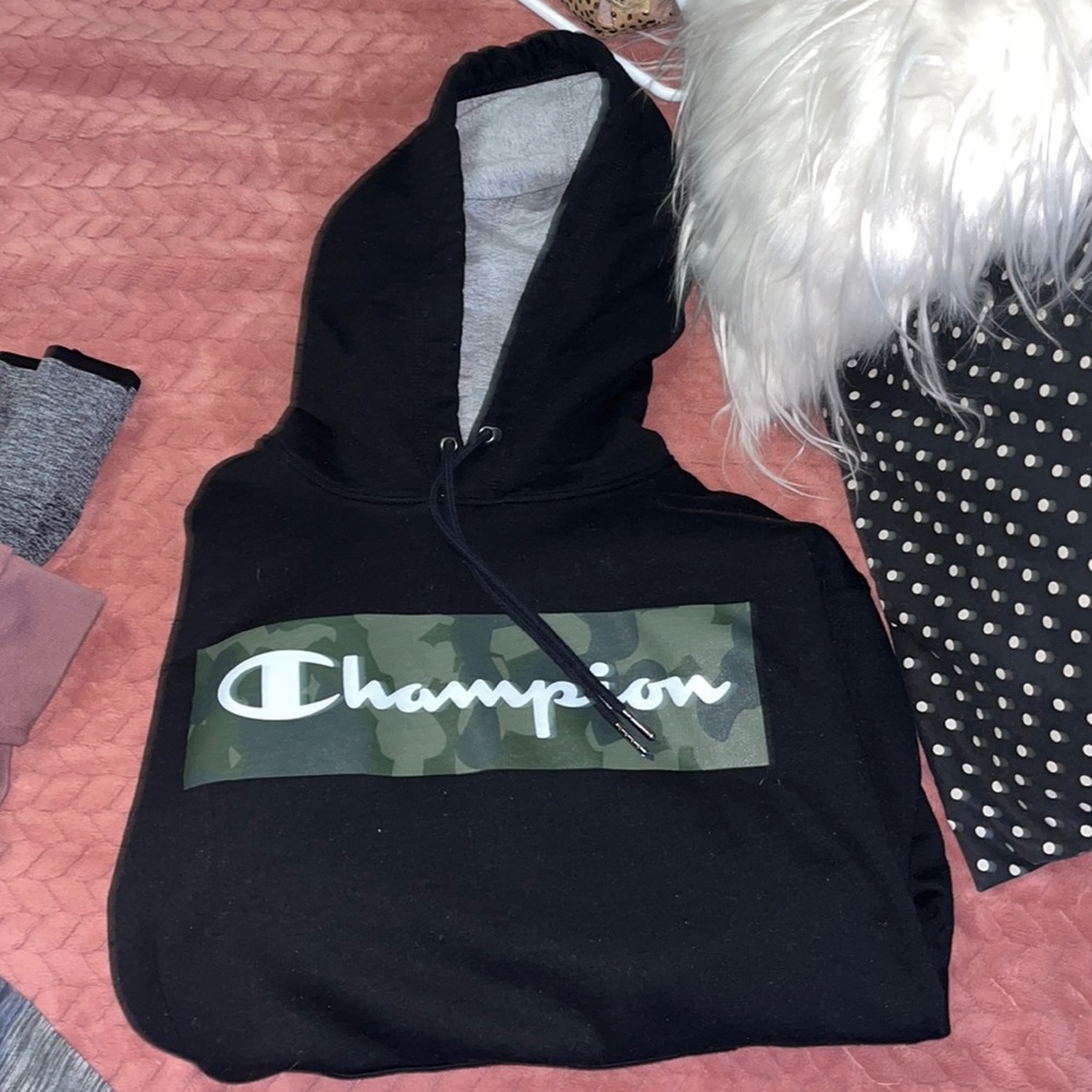 Sweatshirt barely worn